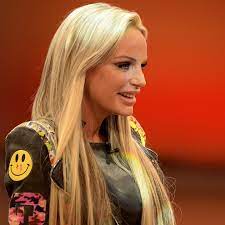 Jun 21, 2021 · weitere kandidaten sind: News Im Video Gina Lisa Lohfink Haare Ab Fur Ganz Neuen Look Brigitte De