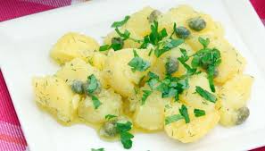 Le insalate di patate sono buone tutto l'anno. Ricetta Insalata Di Patate E Capperi Le Ricette Di Buonissimo