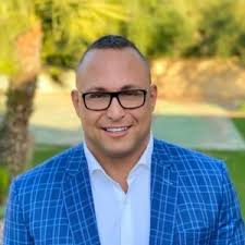 Phil Vella's Instagram, Twitter & Facebook