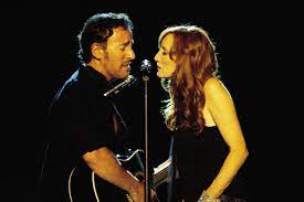 Bruce was raised as a. Bruce Springsteen 10 Rockende Fakten Uber Den Boss Rock Antenne Hamburg