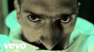 L'école du micro d'argent l'école du micro d'argent je représente l'école du micro d'argent l'école du micro d'argent je car le soldat, guerrier alpha, est adroit et lance l'assaut là, sur l'école du micro en bois la bataille a débuté, tiens ce coup vient d'un. Classe Classique L Ecole Du Micro D Argent