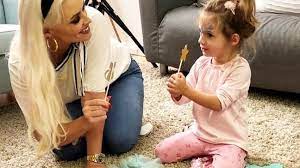 August 2015 war es soweit: Rosa Uberall Daniela Katzenberger Zeigt Das Kinderzimmer Von Tochterchen Sophia