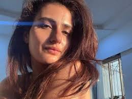 Fatima Sana Shaikh opens up about epilepsy diagnosis, says exercising daily  makes her feel good - The Economic Times