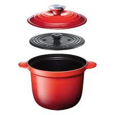Tras casi un siglo de historia, no hemos podido resistir la tentación de crear una colección en honor del monumento más emblemático de francia: Collection Cocotte Every Le Creuset Au