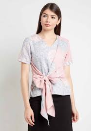 Nah, konsep inilah yang bisa anda terapkan pada baju batik kerja. 45 Motif Batik Cirebon Filosofi Harga Terbaru