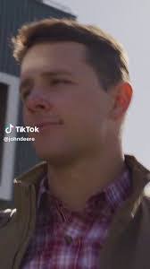 Angelina Clark's Instagram, Twitter & Facebook