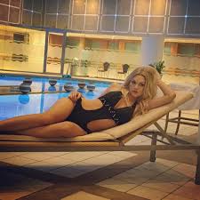 Η βίκυ κάβουρα είναι σε σχέση / φωτογραφία: Biky Kaboyra Pozarei Me Kayto Magio Sthn Paralia Lifeviews