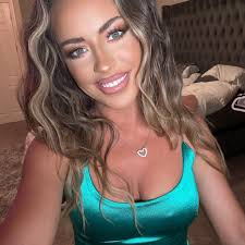 Ashlee Davis (@ashlee.davis.547) • Facebook, Connect with friends