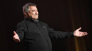 Un début de carrière original pour celui qui deviendra plus tard l'un des comiques français les plus populaires, spécialisé dans un humour grivois. Jean Marie Bigard Fidele A Son Image