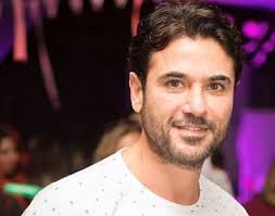 يتناول المسلسل أحد ملفات المخابرات المصرية، وفكرة الأيدي الخفية وراء ثورة 25 يناير، وكيف تعاملت معها المخابرات المصرية. Ù‡Ø°Ø§ Ù…ØµÙŠØ± Ø¹Ø±Ø¶ Ù…Ø³Ù„Ø³Ù„ Ø£Ø­Ù…Ø¯ Ø¹Ø² Ù‡Ø¬Ù…Ø© Ù…Ø±ØªØ¯Ø©