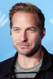 Ryan Hansen 🌟 5.9