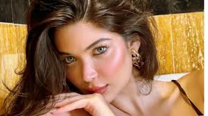 İrem Haznedar Kimdir, Blok3le Sevgili mi, Kaç Yaşında, Sevgilisi Kim,  Nereli? Ünlü Modelin Instagram Hesabı? Detaylar! - Yeni Birlik