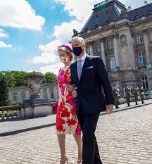 Veel mondkapjes voor consumenten houden virusdeeltjes niet tegen. 4x Mooie Mondkapjes Van Koningin Mathilde