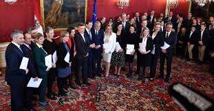 Zwar hat kurz 2017 wohl tatsächlich ähnlich viel geld eingeworben wie alexander van der bellen im präsidentschaftswahlkampf 2016. Kurz Sworn In As Chancellor In Austria S First Conservative Green Government Daily Sabah