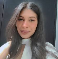 ostiones empacados, cada frasco tiene casi 4 docenas y tiene un precio de  120 pesos