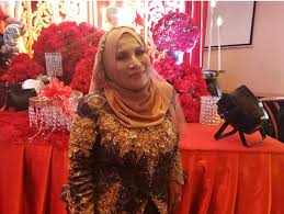 Pelakon utama filem hantu kak limah, datuk awie terkilan bonus yang diterima daripada penerbit tidak setimpal dengan kutipan lebih rm30 juta yang diraih filem pecah panggung itu. Mahu Naik Pelamin Peminat Lebih Kenal Kak Limah Mynewshub