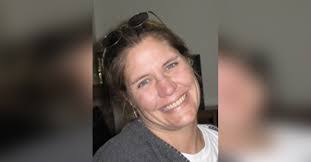 Amy Davitt's Instagram, Twitter & Facebook