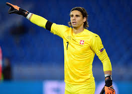 Compare yann sommer to top 5 similar players similar players are based on their statistical profiles. Yann Sommer Alles Was Ihr Uber Den Schweizer Torhuter Wissen Musst