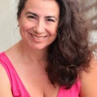 Ana Taloș (Lauren Lemay)