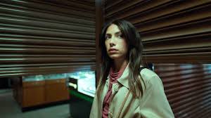 Snabba cash è una produzione originale netflix made in sweden, tratta dal libro omonimo di jens lepidus, che firma anche la serie. Schnelles Geld Teaser Trailer Zur Neuen Netflix Serie Ab 7 April Seriesly Awesome
