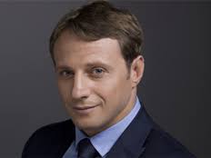 הבת הגדולה ניקול עברה כיתה ו'; ×™×•××œ ×¨×–×'×•×–×•×' Mako