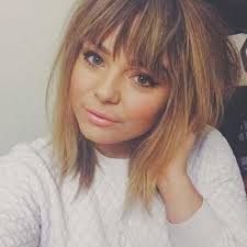 The cut typically features stacked layers, which add movement if you have an oval face shape, a long bob hairstyle can make an excellent choice. Shoulder Length Bob With Bangs Round Face Bpatello