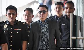 He said he was ordered to form a team of cybertroopers for rm100,000 a month in 2012 with the objective of protecting rosmah's image and. Malaysiakini Pembantu Rosmah Mengaku Lari Dari Malaysia Lepas Bn Kalah
