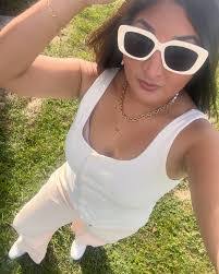 Ana Lezama's Instagram, Twitter & Facebook