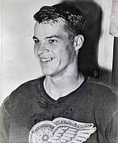 He quickly established himself as a great goal scorer and a gifted playmaker. Gordie Howe Wikipedia