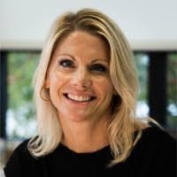 Heather Vasey's Instagram, Twitter & Facebook