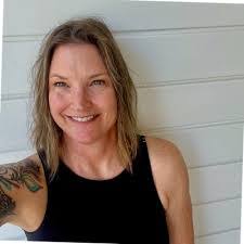 Robin Tabor's Instagram, Twitter & Facebook