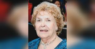 Marie Flippin's Instagram, Twitter & Facebook