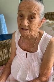 Doña Maria,una reliquia de las más antiguas q quedan en Puerto Rico 🇵🇷 a  su edad vive la vida feliz sin preocupaciones de nada,a su edad jala asadon  y cocina exquisito,Dios la
