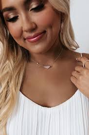 Kendra Scott Margot Gold Pendant Necklace in Lilac Mother Of Pearl