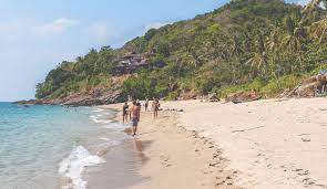 At the south of koh lanta's main island (koh lanta yai), the slightly curved sands are protected by large headlands and the background is rugged forest. Koh Lanta Thailand Die Schonsten Sehenswurdigkeiten Und Strande