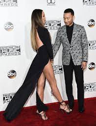 We've got the list of amas performers, including niall horan, bruno mars and lady gaga. Chrissy Teigen Suffers X Rated Wardrobe Malfunction As Shocking Thigh High Splits Reveal Too Much On Amas Red Carpet Mirror Online