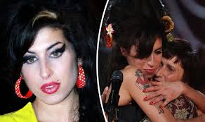 Amy winehouse performing in 2007, four years before her death. Amy Winehouse S Mum Suggests Singer Had Tourette S Syndrome Celebrity News Showbiz Tv Express Co Uk