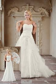 Falls sie sich für ein abnehmbare schleppe faszinieren und sich ein abnehmbare schleppe kaufen möchten, sind sie bei uns zu 100 prozent richtig. Schmales Brautkleid Mit Abnehmbarer Schleppe Kleiderfreuden