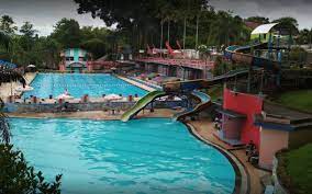 Harga tersebut belum termasuk biaya parkir kendaraan. Harga Tiket Masuk Calau Water Park Spot Foto Lokasi Rute Dan Harga Tiket Masuk Saygon