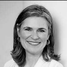 Emma Belcher's Instagram, Twitter & Facebook