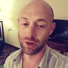 Daniel Hackett-Trusted Financial Planner for Australian Expats in Abu Dhabi