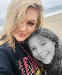 Crystal Dabbs's Instagram, Twitter & Facebook