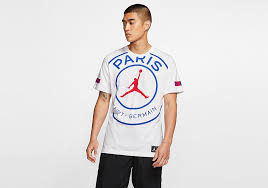Ils concernent principalement des tenues d'entraînement, mais. Nike Air Jordan Psg Paris Saint Germain Logo Tee White Fur 35 00 Basketzone Net