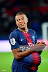 Kylian Mbappe Of Psg With The Matchball After Scoring Four Times Joueurs De Foot Joueur De Football Mbappe Psg