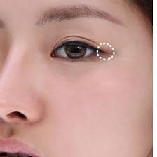 オルチャンメイクアイラインの引き方 オルチャンメイク アイライン 鼻リング アイライン 目尻