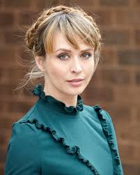 BIO & CV — LARA DEAM