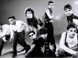 A banda titãs é uma banda de rock brasileiro que vem atuando na mídia desde o ano de 1980, foi iniciada no estado de são paulo, no ano de 1999 foi considerada uma das quatro melhores bandas. Titas Um Ranking Do Pior Ao Melhor Album