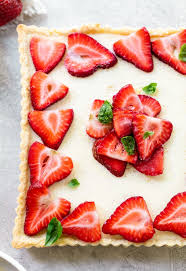 Strawberry Mascarpone Crostata A Simple Italian Style Fresh Strawberry Tart With A Creamy Light M Chilled Desserts Italian Cookie Recipes Strawberry Recipes