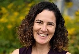 Kristen Bannister's Instagram, Twitter & Facebook