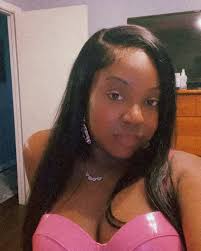 Naisha Smith's Instagram, Twitter & Facebook